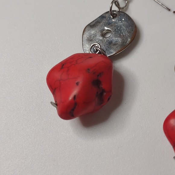 Red Dyed Howlite And Silver Tone Metal Dangle Earrings - Picture 8 of 10